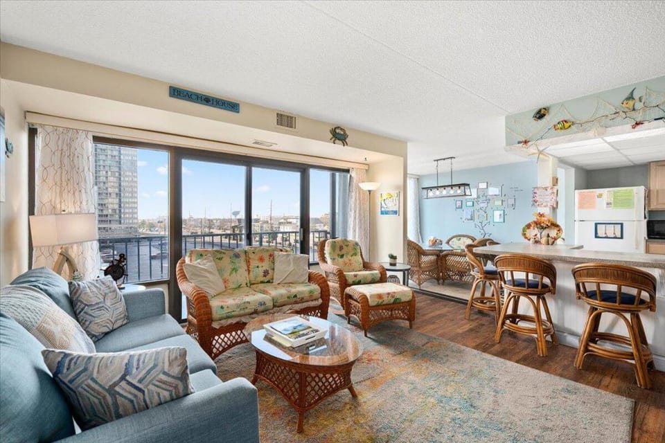 Ocean View 2 Bedroom Capri Condo with pool! House in Ocean City