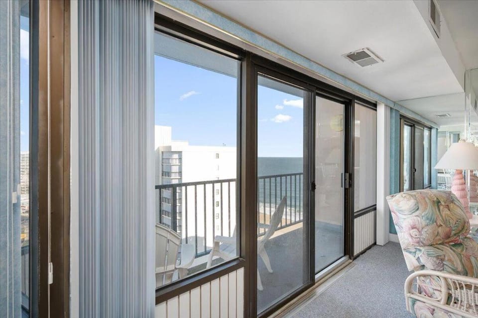 Capri Penthouse Condo with Indoor Pool and Much More! House in Ocean City