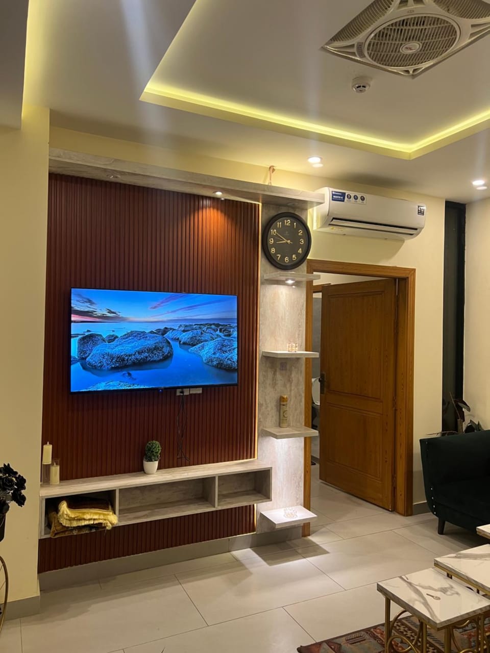 Trendy 1 Bed Apartment in Bahria Phase 7 Wifi & AC Apartment in Islamabad Capital Territory