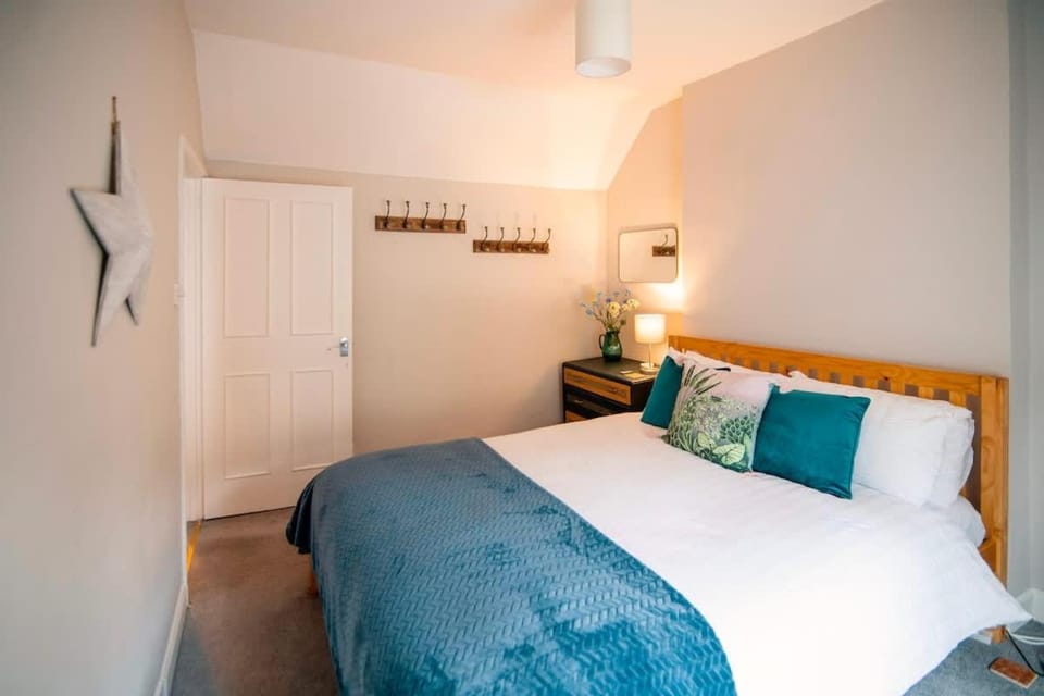 Charming Tetbury Cottage With Cosy Office and Fireplace House in Tetbury