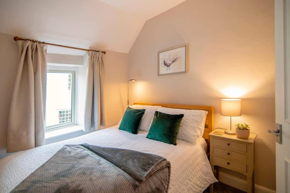 Charming Tetbury Cottage With Cosy Office and Fireplace House in Tetbury