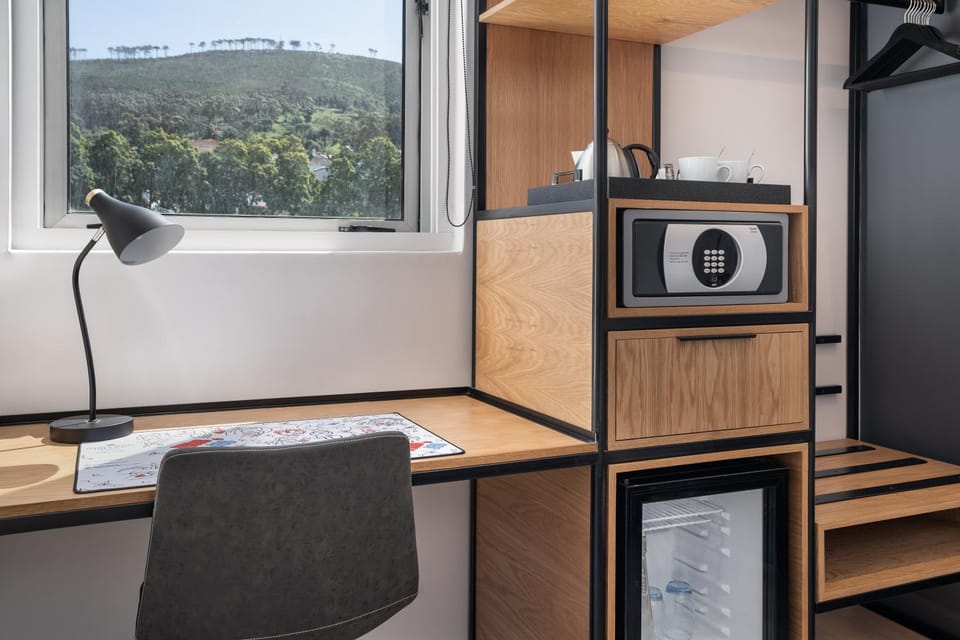Coffee/tea facilities, safe, storage, wardrobe