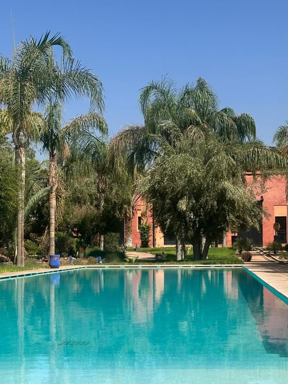 Day, Natural landscape, Swimming pool, sunbed