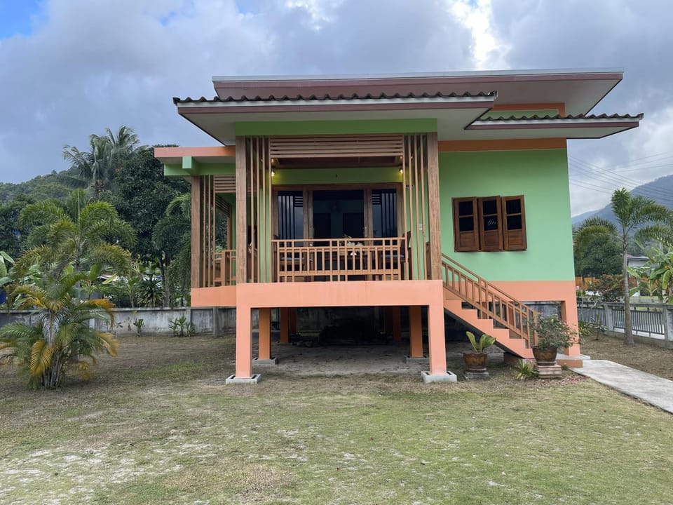 Srisook House House in Ko Pha-ngan Sub-district