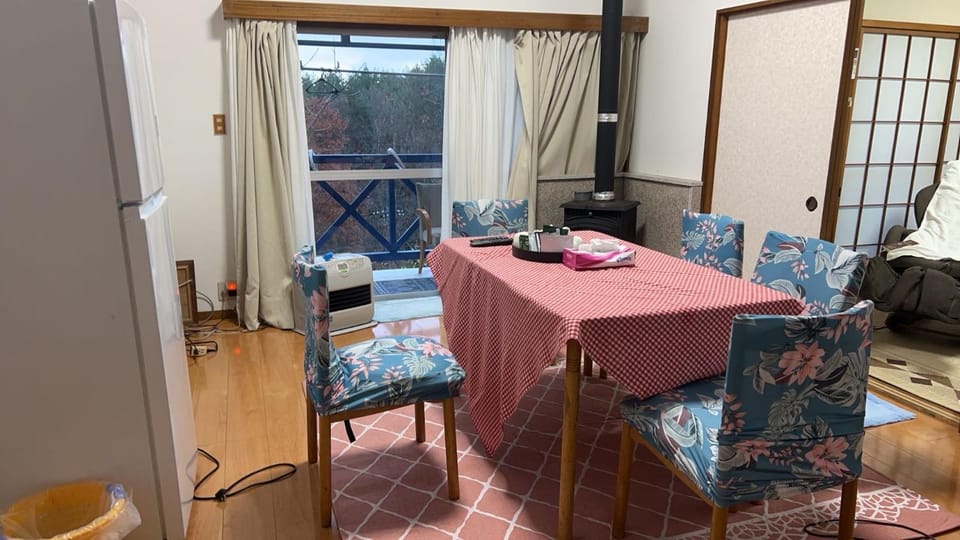 温泉館 心が落ち着く別荘地同樺順荘 House in Nagano Prefecture