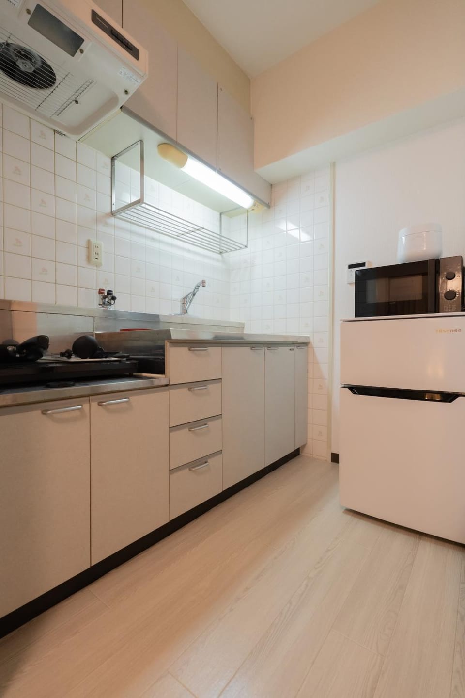 microwave, kitchen