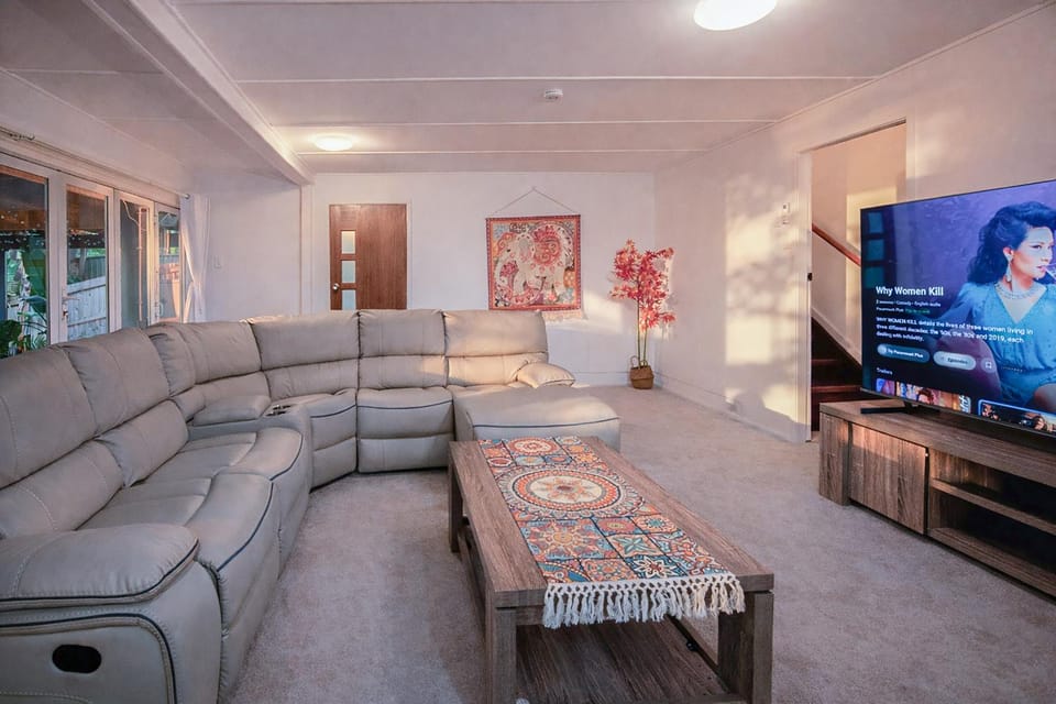 TV and multimedia, Living room, Seating area