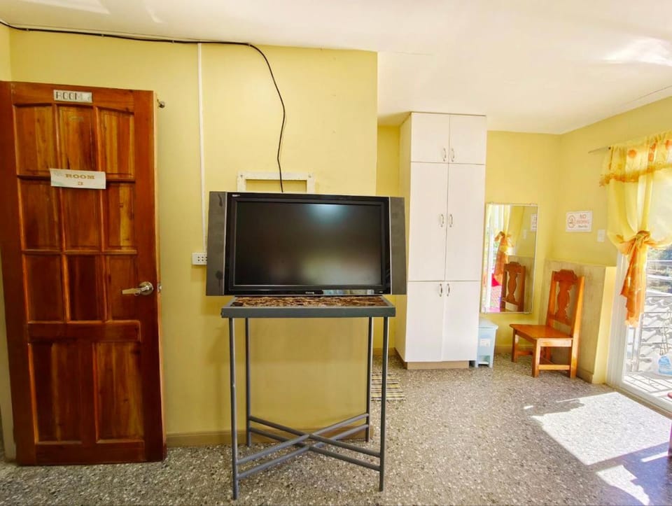 TV and multimedia, Photo of the whole room, Evening entertainment, wardrobe