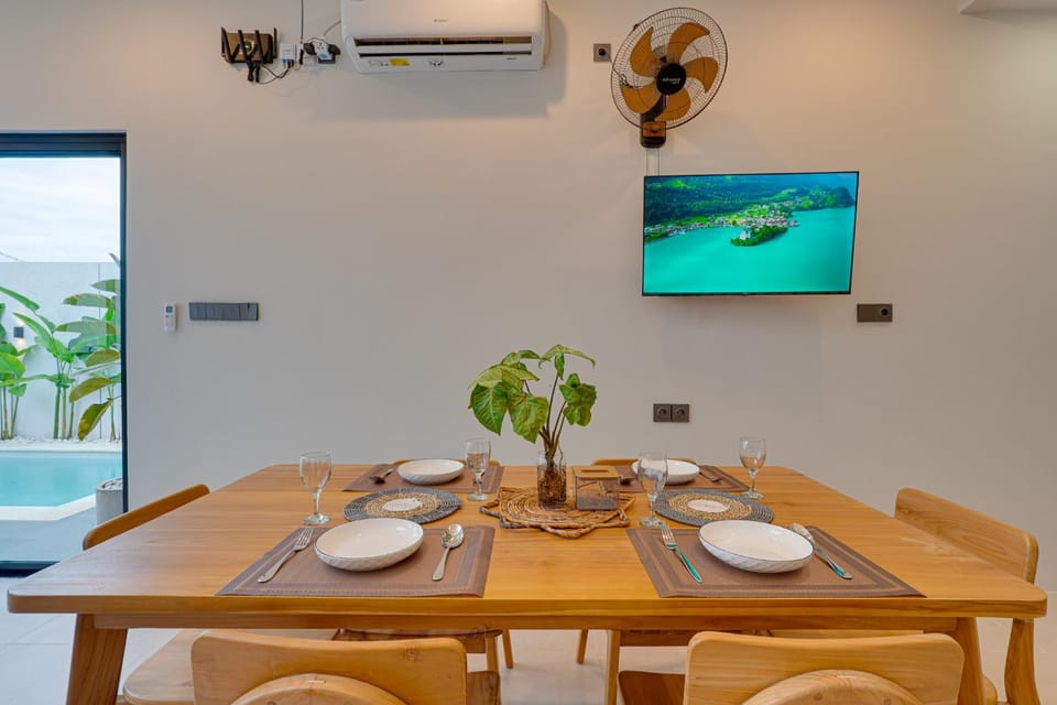 TV and multimedia, Dining area, air conditioner