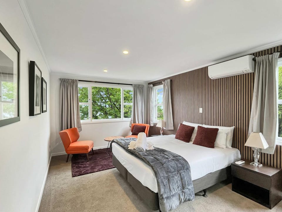 Spacious & Stylish Queenstown Base near bike trails Apartment in Queenstown