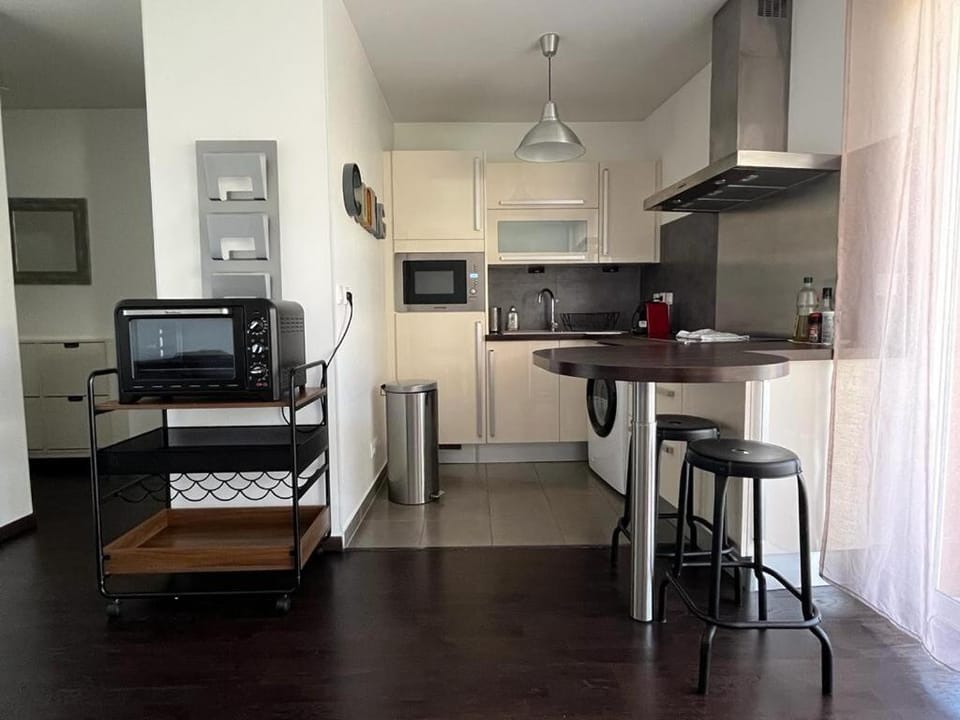 Piscine and golf - Geneva airport - ONU Apartment in Canton of Geneva