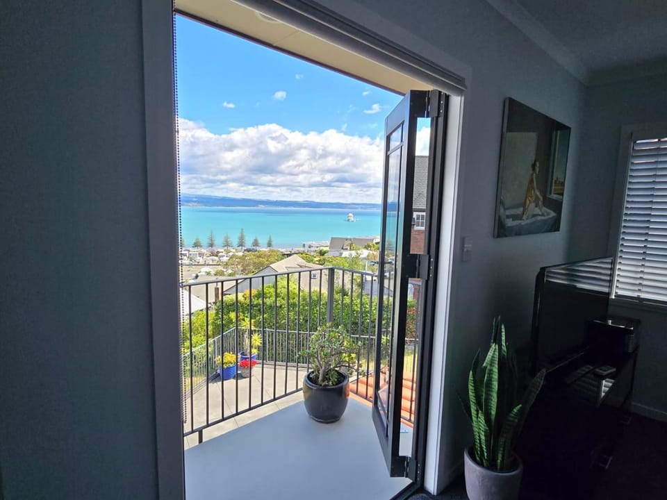 View (from property/room), Balcony/Terrace, Sea view
