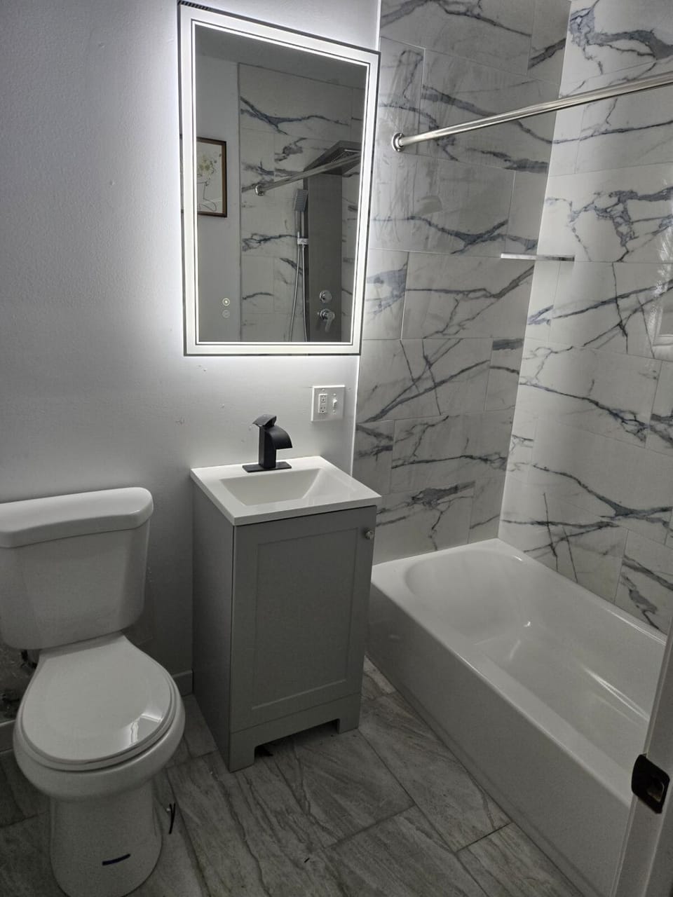 Upscale Peaceful Stay in Gary House in Gary