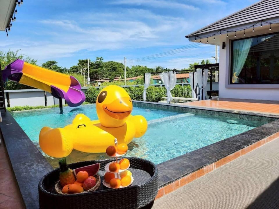 Swimming pool, Swimming pool