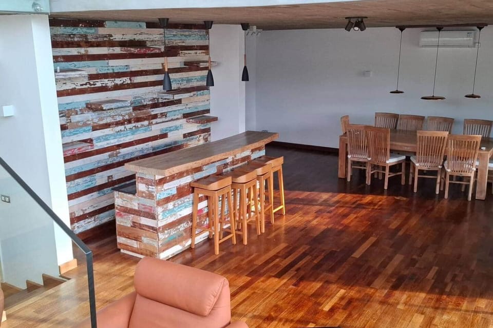 Lounge or bar