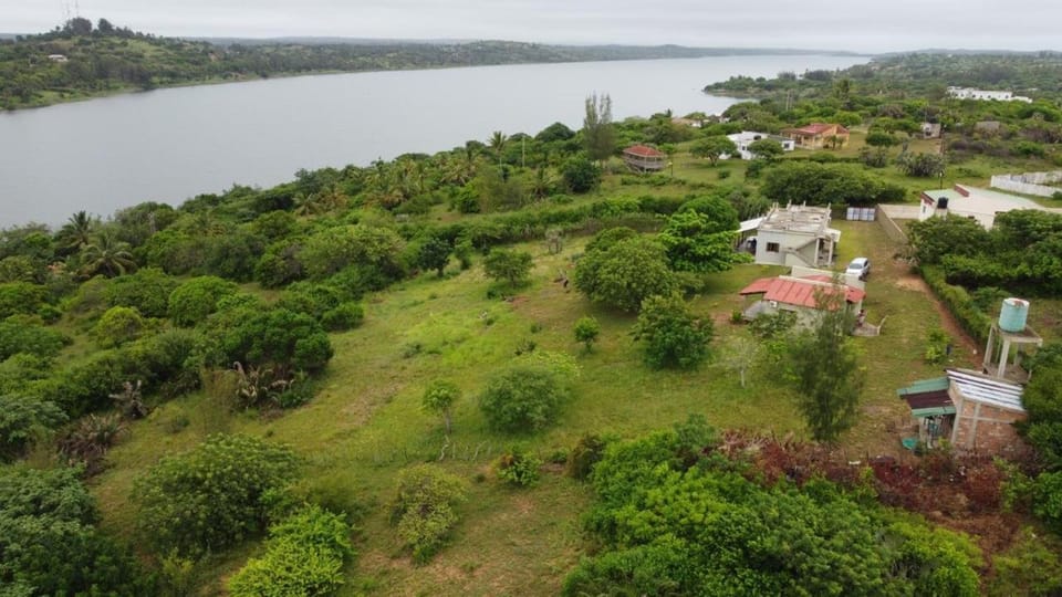 Niara Lake & Beach House Apartment in Africa
