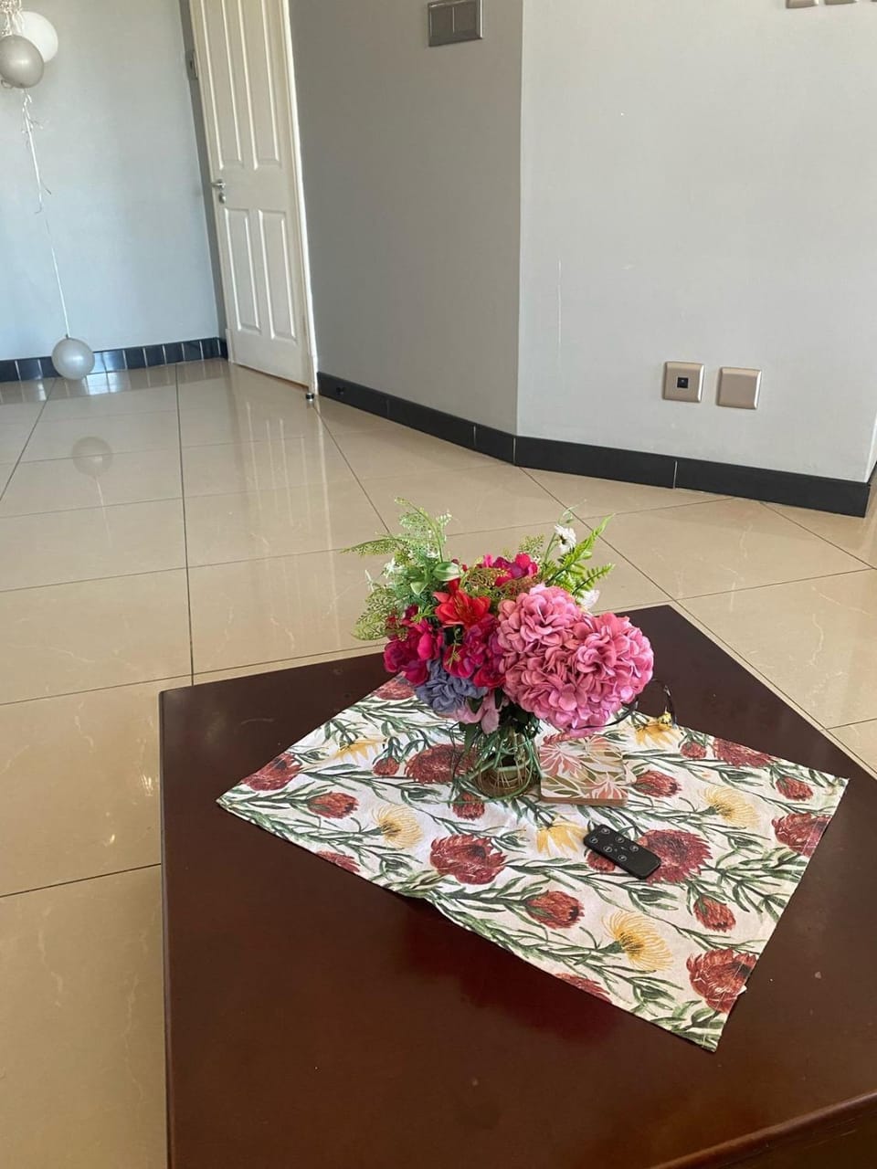 Large 1 Bedroom Partial Seaview 6th Floor Unit Apartment in Durban