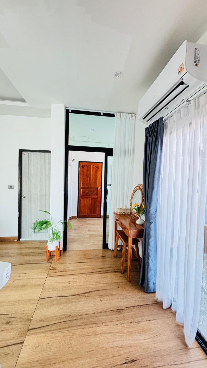 HappyDaysVilla Hostel in Chon Buri Changwat