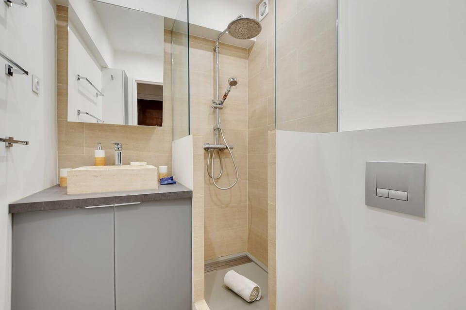 Shower, Bathroom