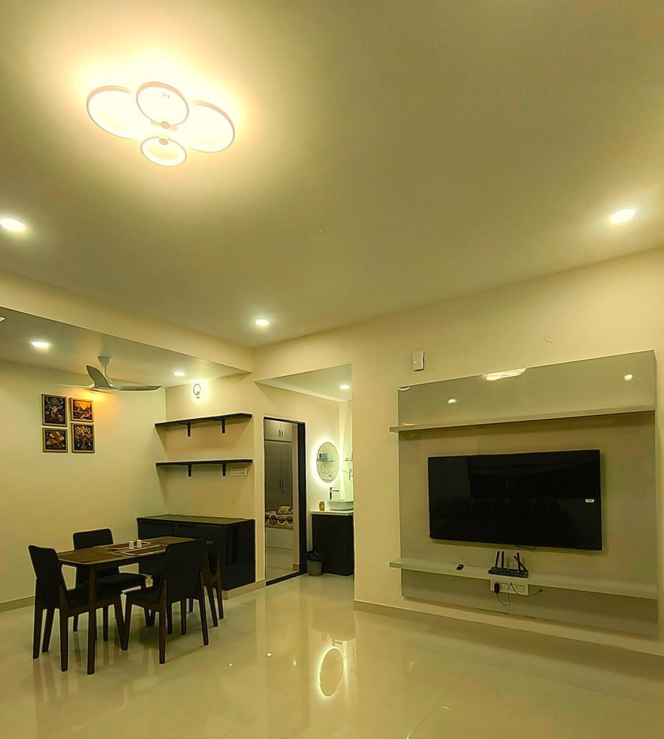 Signature Luxury 2BHK with Balcony & Parking for Elite Stays 1S Apartment in Hyderabad