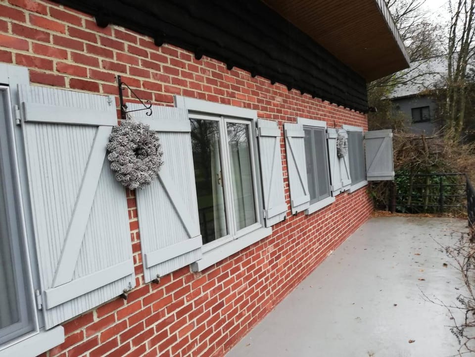 Facade/entrance, Balcony/Terrace, Garden view