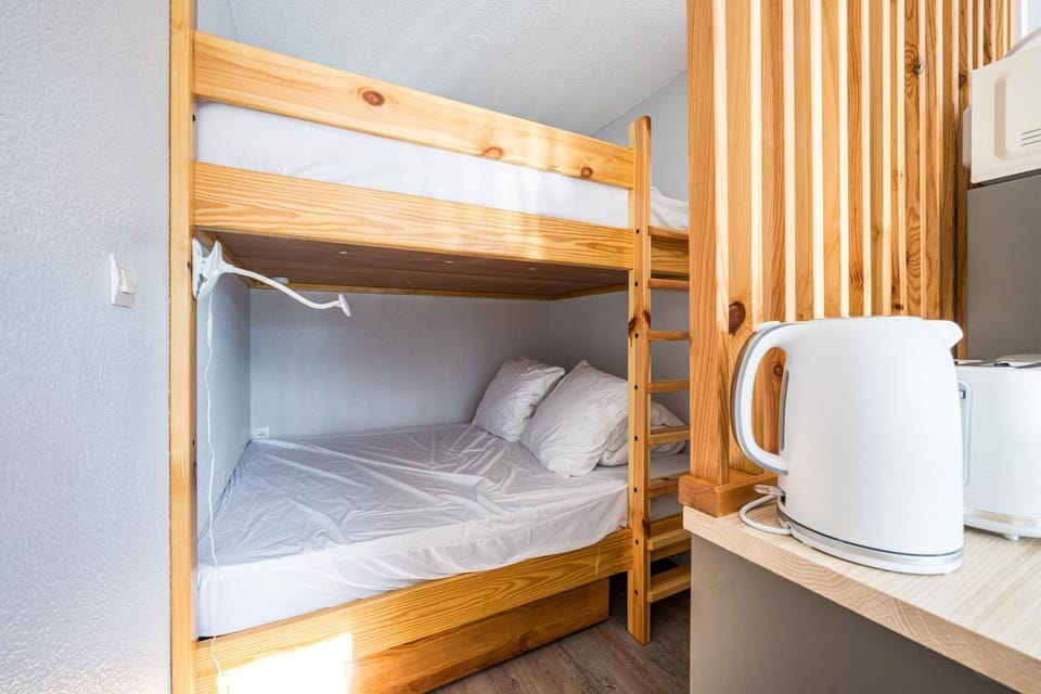 Living room, bunk bed