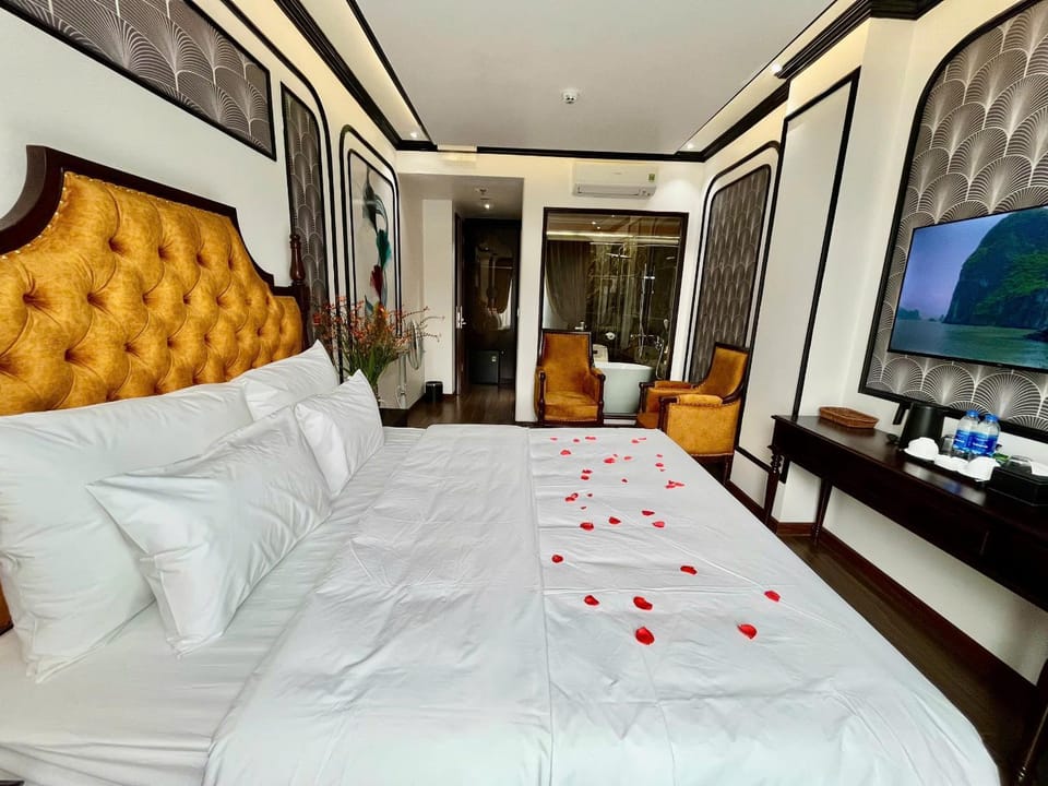 Bed, Seating area, furniture
