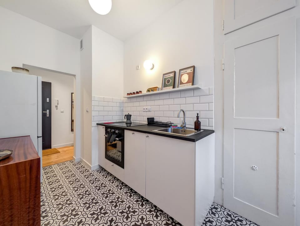 Kitchen or kitchenette, Communal kitchen, oven, stove, kitchen