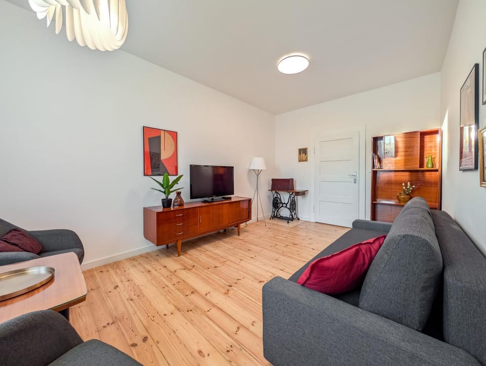 Communal lounge/ TV room, Living room, Seating area