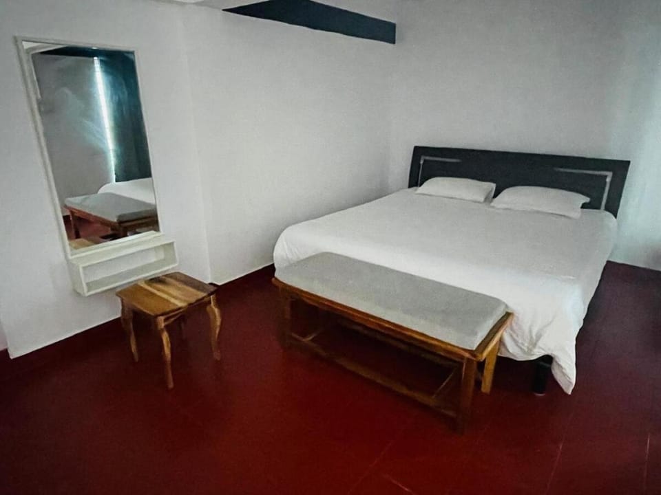 Alamparai Villa - Private Pool, Luxurious 4BHK With River Access Villa in India