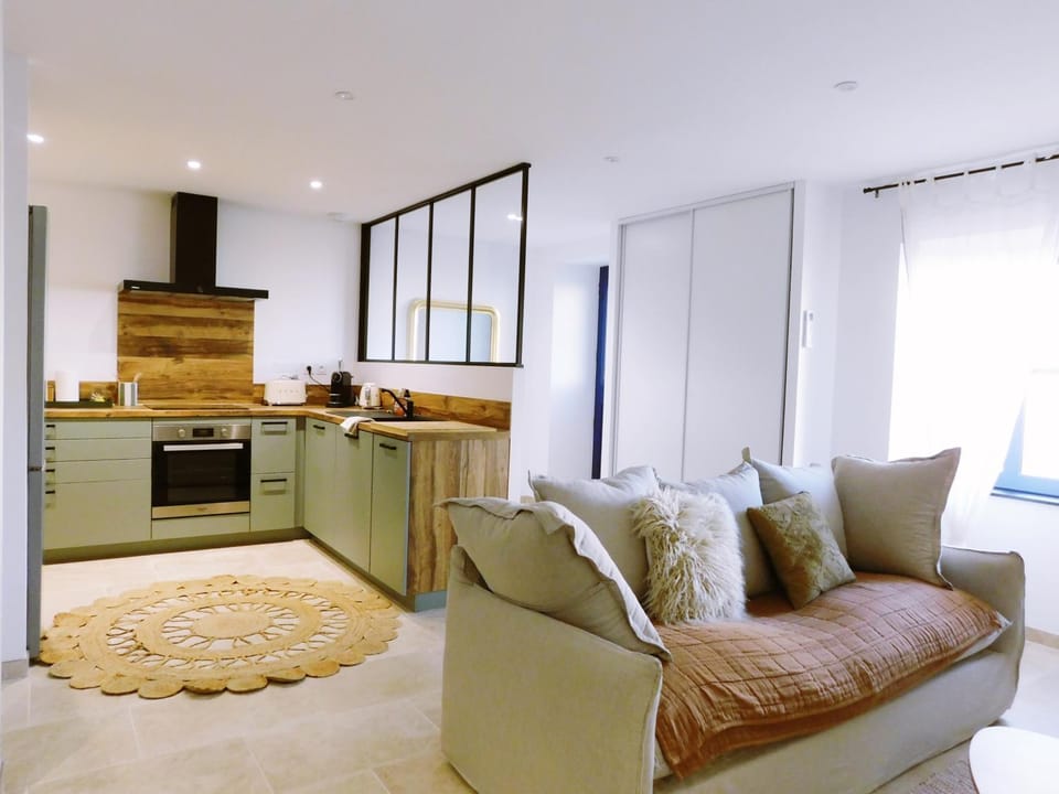 Living room, kitchen