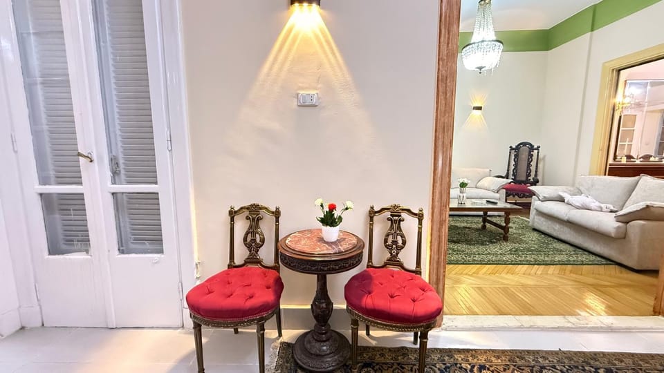 Living room, Seating area