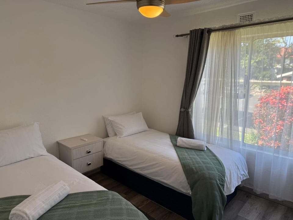 230 Laguna La Crete Apartment in Margate