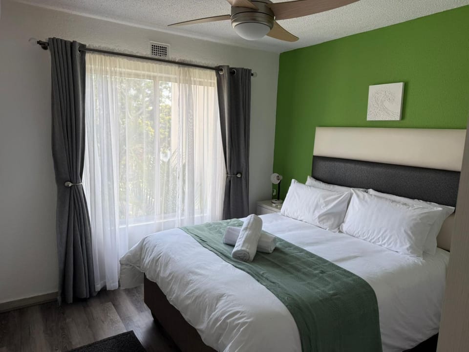 230 Laguna La Crete Apartment in Margate