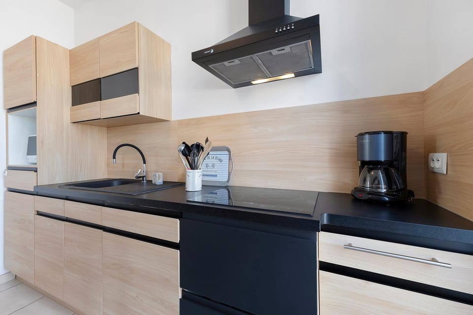 Kitchen or kitchenette, Living room