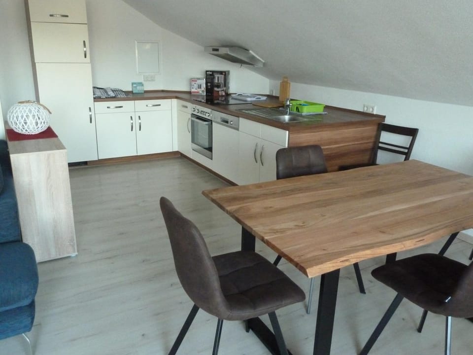 Property building, Kitchen or kitchenette, Living room