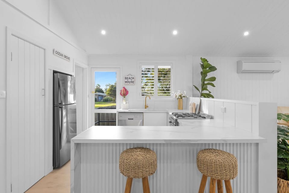 The Retreat - Sleeps 6 - Renovated! House in Ocean Grove