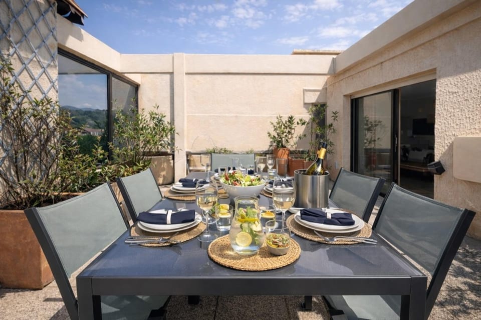 Terrasse Azur, grand appartement 4 pers, grande terrasse proche mer Apartment in Bormes-les-Mimosas
