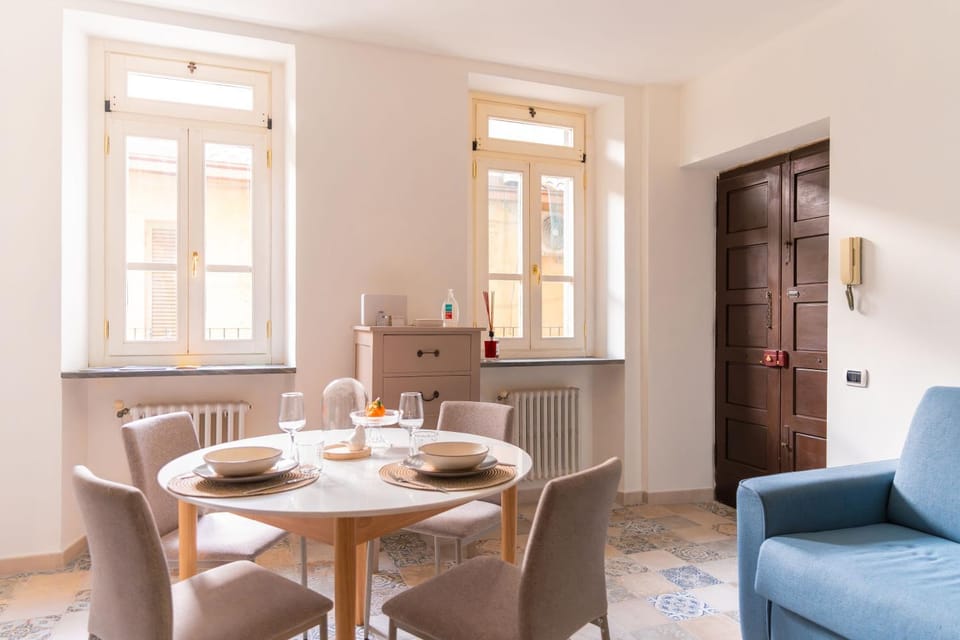 Dining area, Lunch