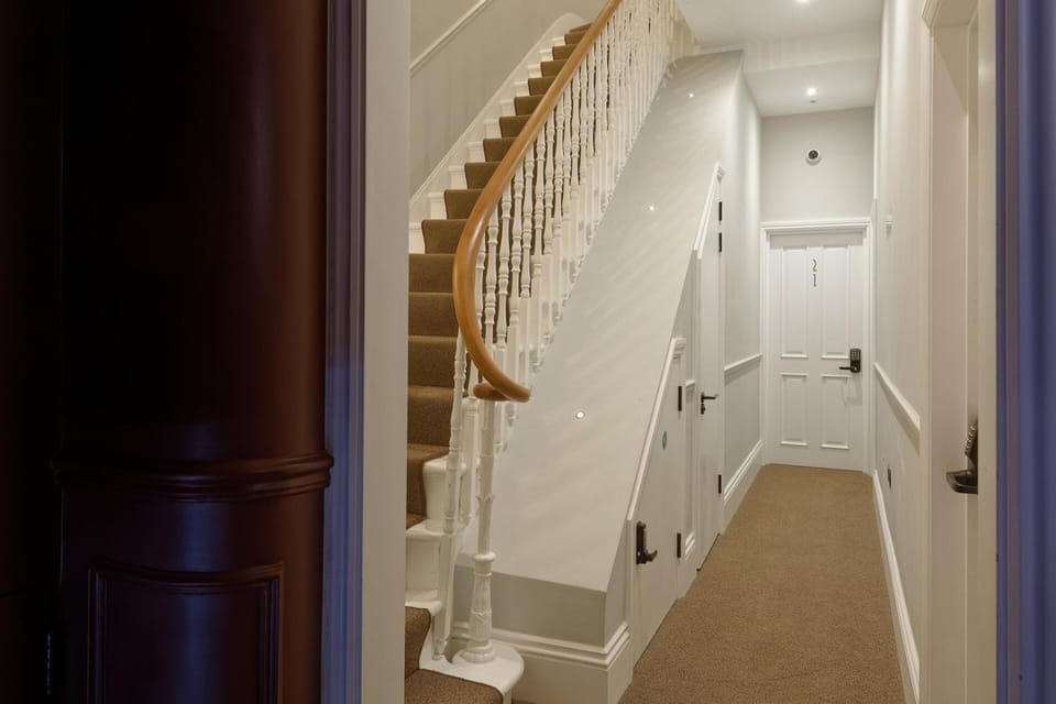 At 3rd floor-10min walk to Famous Portobello Road Apartment in City of Westminster