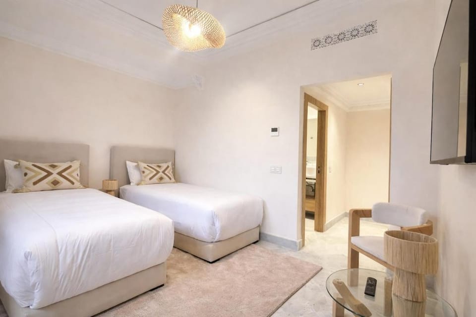 Luxury 2 Bedroom Apartment Pool & Garden Wifi Apartment in Marrakesh