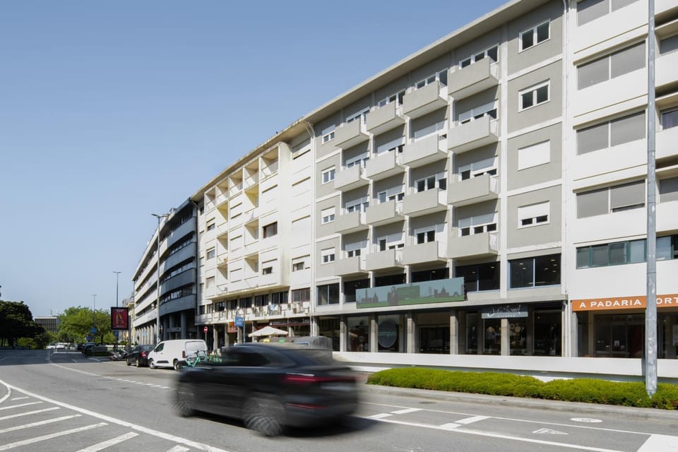 Property building, Off site, Location