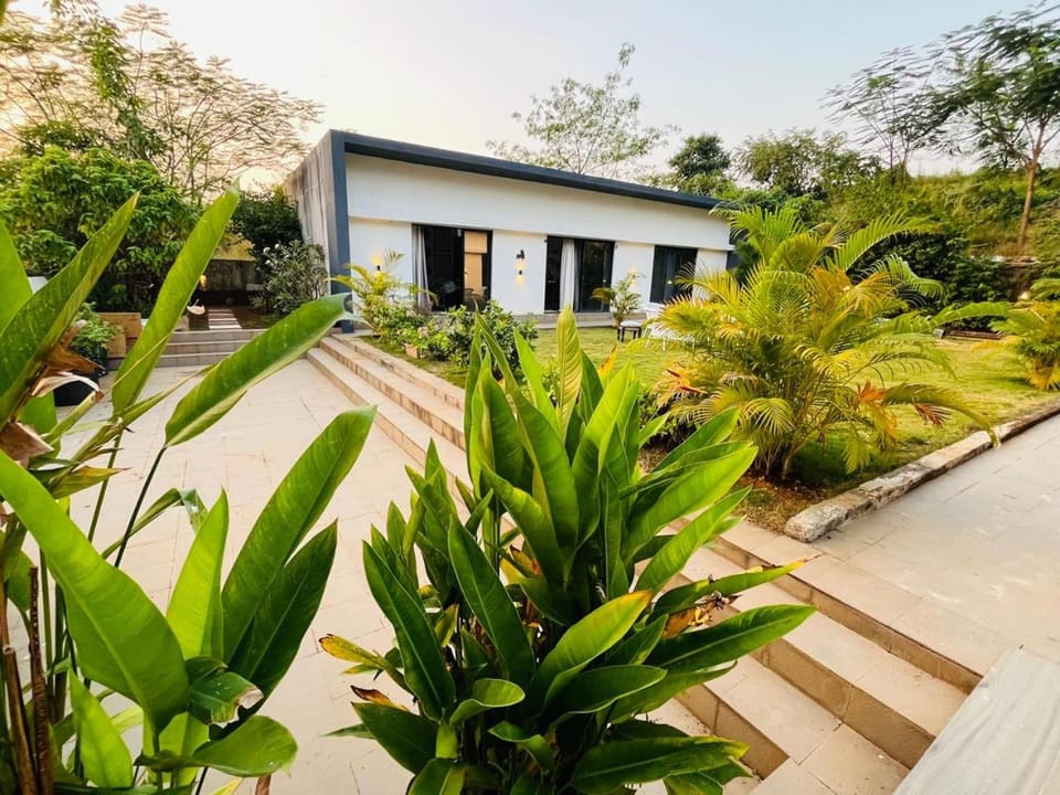 Twinbunkers Villa in Maharashtra