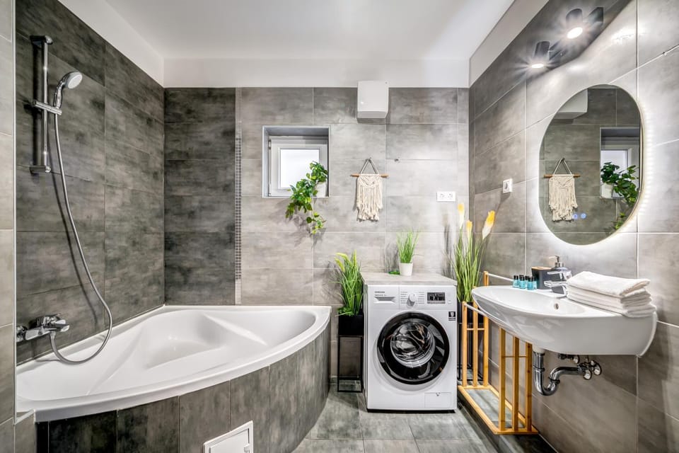 Bathroom, Bath