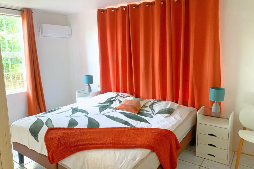 Bed, Photo of the whole room, Bedroom, internet, air conditioner