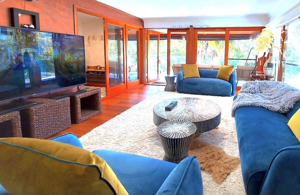 Communal lounge/ TV room, TV and multimedia, Living room