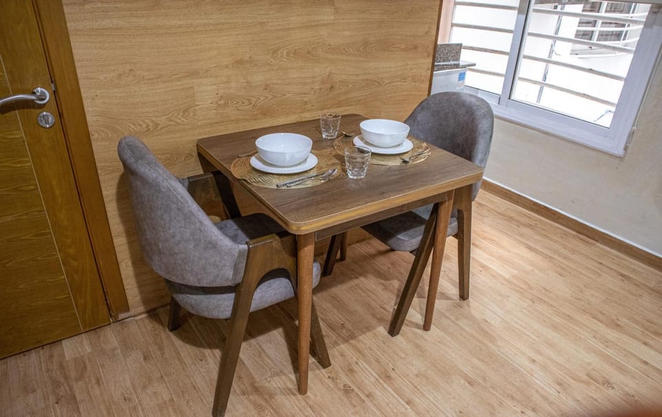 Seating area, Dining area