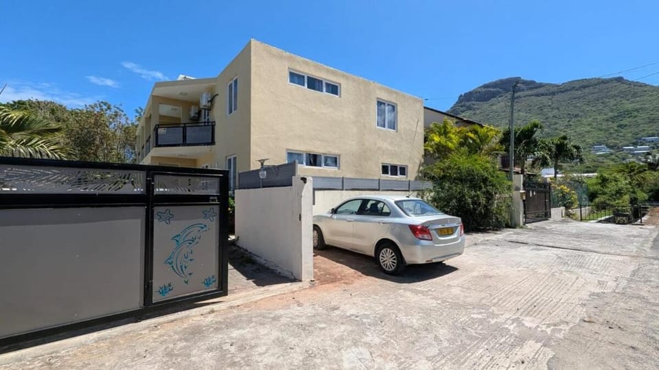 Tamarin APT 3 wPool- 4 min from Beach Apartment in Rivière Noire District, Mauritius