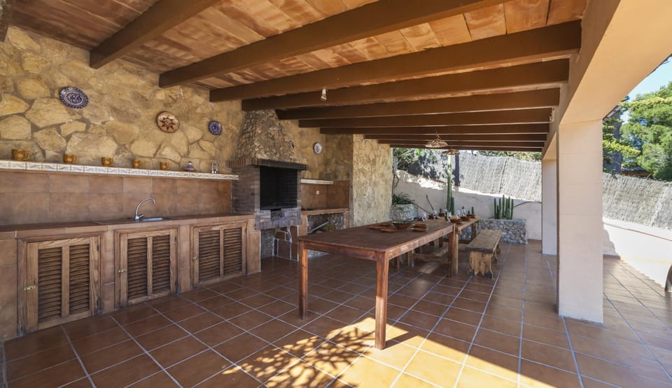 BBQ facilities, Dining area