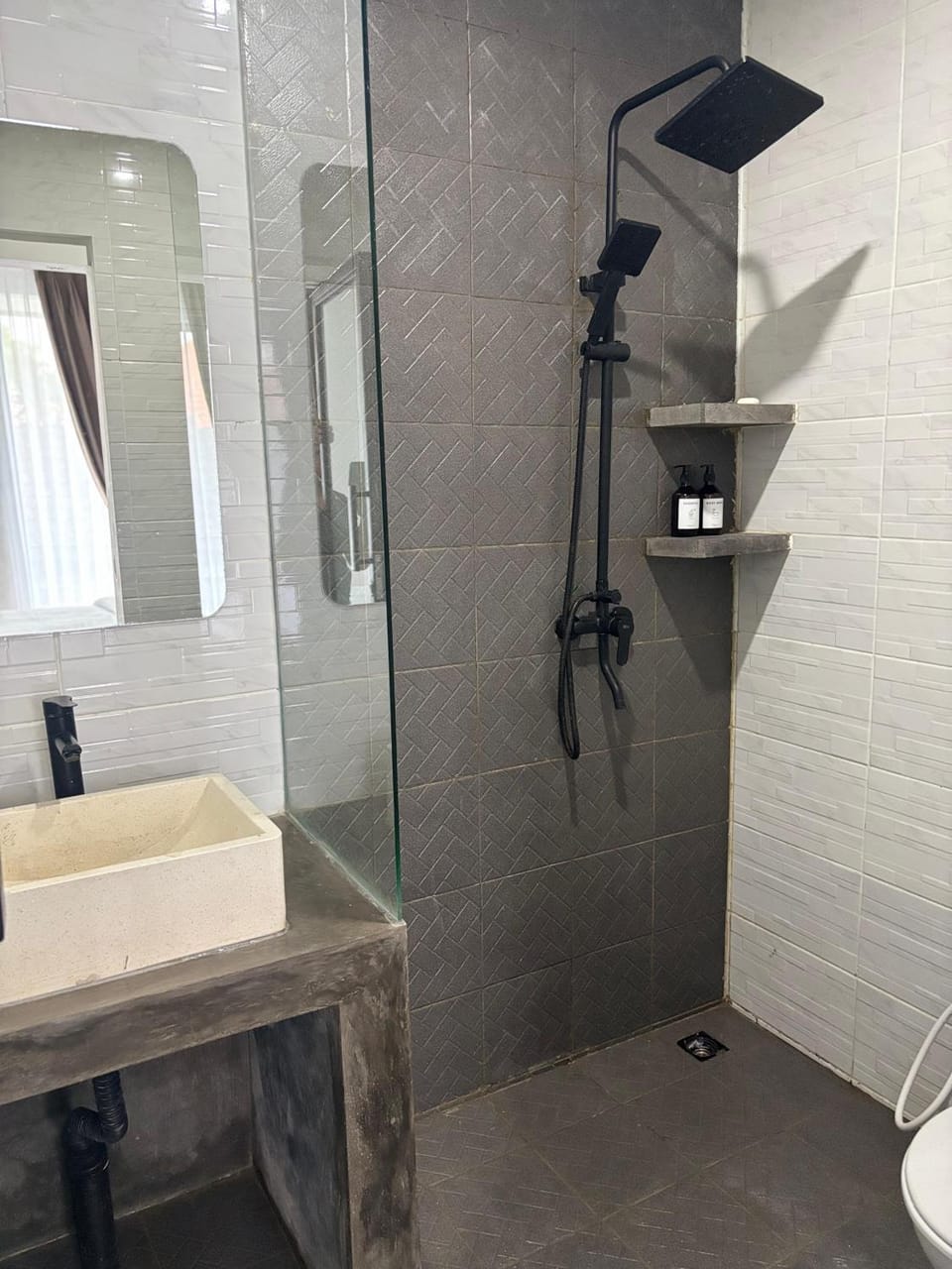 Laziela Guest House Bed and Breakfast in North Kuta